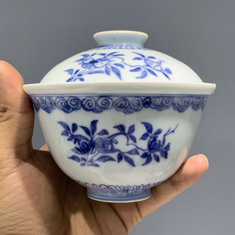 古玩陶瓷花果紋青花蓋碗真品鑒賞圖