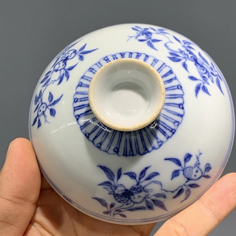 古玩陶瓷花果紋青花蓋碗真品鑒賞圖