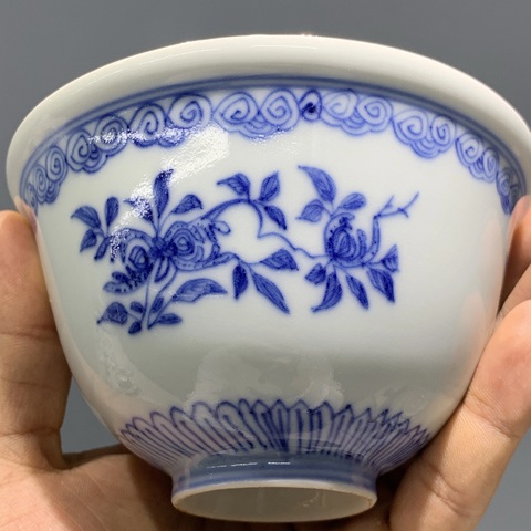 古玩陶瓷花果紋青花蓋碗真品鑒賞圖