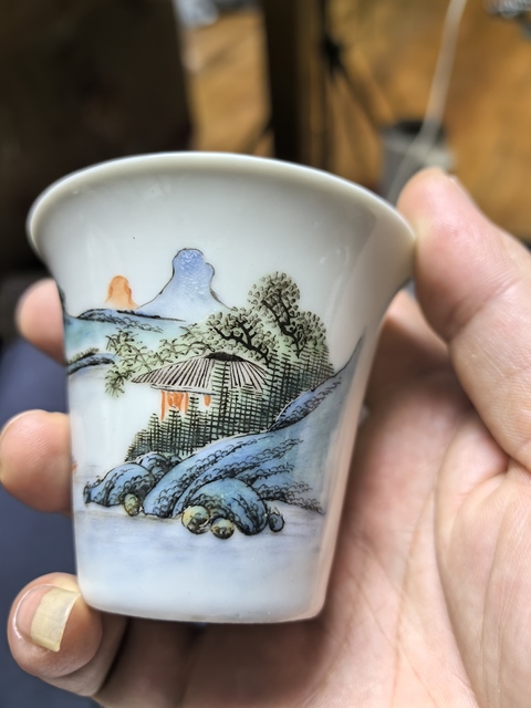 古玩陶瓷粉彩山水紋杯真品鑒賞圖