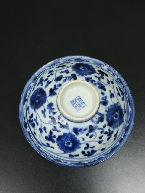 古玩陶瓷清中期青花蓋碗真品鑒賞圖