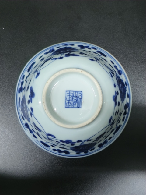 古玩陶瓷清中期青花蓋碗真品鑒賞圖