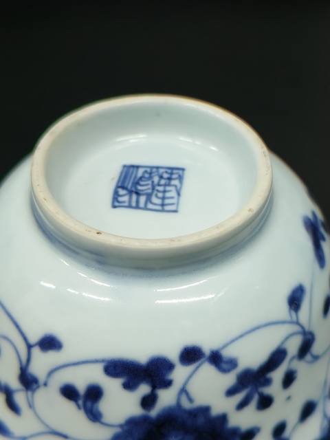 古玩陶瓷清中期青花蓋碗真品鑒賞圖