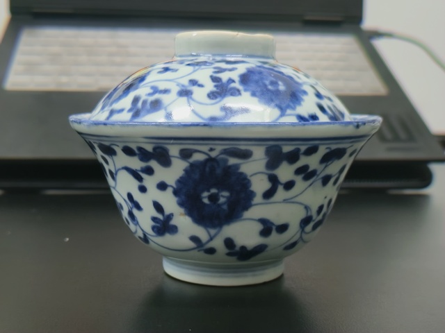 古玩陶瓷清中期青花蓋碗真品鑒賞圖