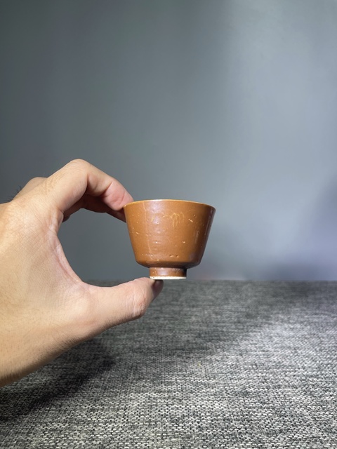古玩陶瓷民國.紫金釉堆白花卉紋杯拍賣，當(dāng)前價格0元