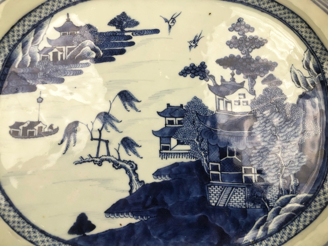 古玩陶瓷清乾隆.青花山水樓閣泛舟人物巨盤拍賣,當(dāng)前價(jià)格3464元