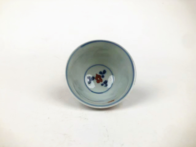 古玩陶瓷清康熙·青花礬紅描金花卉杯拍賣，當(dāng)前價(jià)格405元