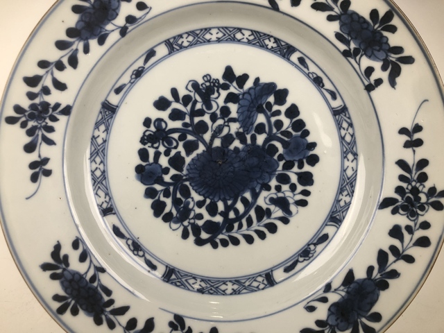 古玩陶瓷清康熙·青花花卉紋盤真品鑒賞圖