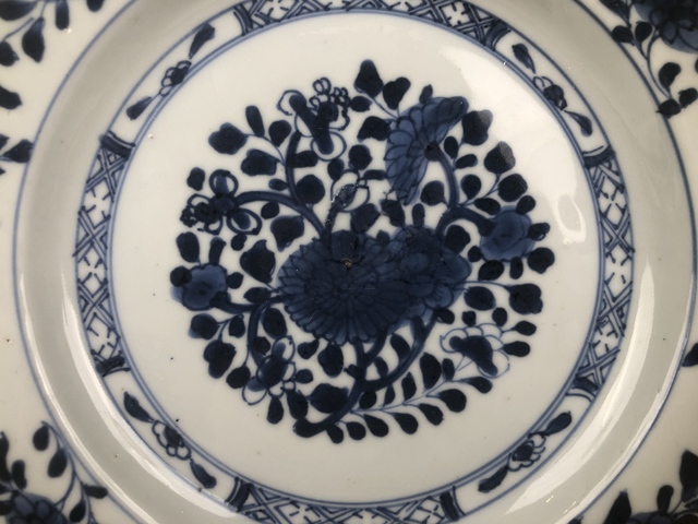 古玩陶瓷清康熙·青花花卉紋盤真品鑒賞圖