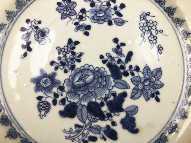 古玩陶瓷清早期·青花花卉紋八方盤真品鑒賞圖