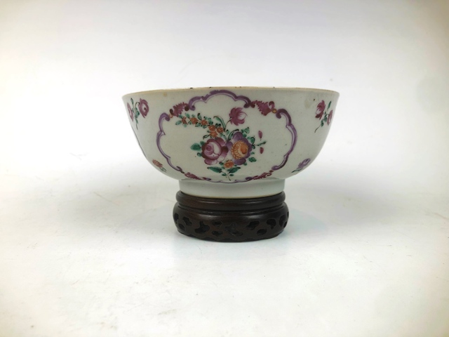 古玩陶瓷清乾隆．粉彩花卉紋碗拍賣，當前價格473元