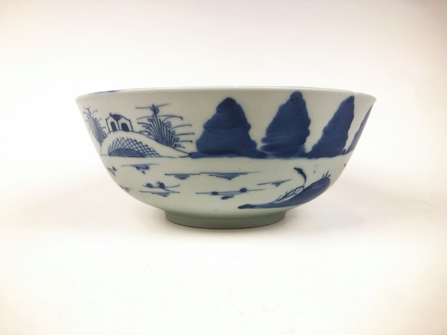 古玩陶瓷清中期．青花山水樓閣人物大碗真品鑒賞圖