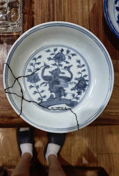 古玩陶瓷青花花卉盤真品鑒賞圖