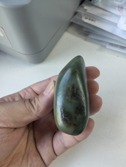 古玩玉器和田玉隨形手把件拍賣，當前價格888元