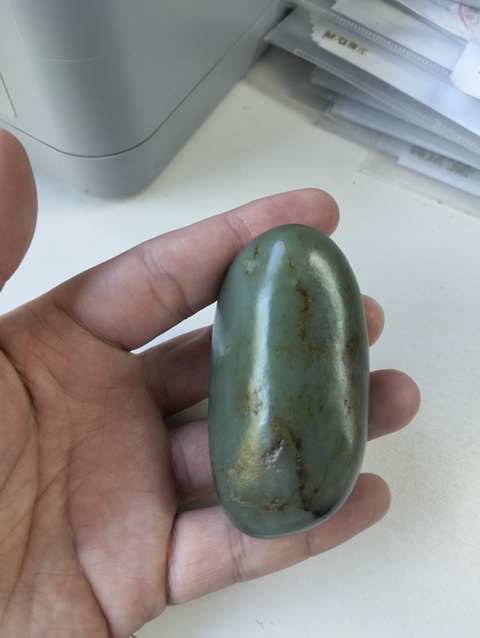 古玩玉器和田玉隨形手把件拍賣，當前價格888元