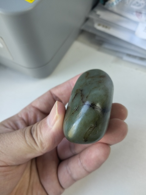 古玩玉器和田玉隨形手把件拍賣，當前價格888元