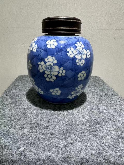 古玩陶瓷青花冰梅紋罐真品鑒賞圖