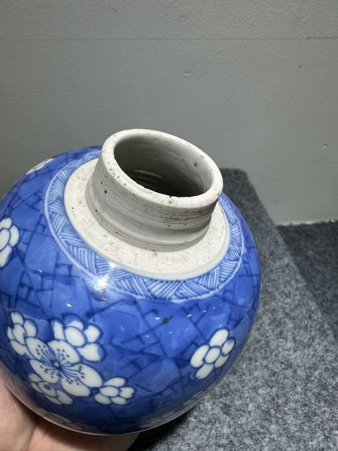 古玩陶瓷青花冰梅紋罐真品鑒賞圖