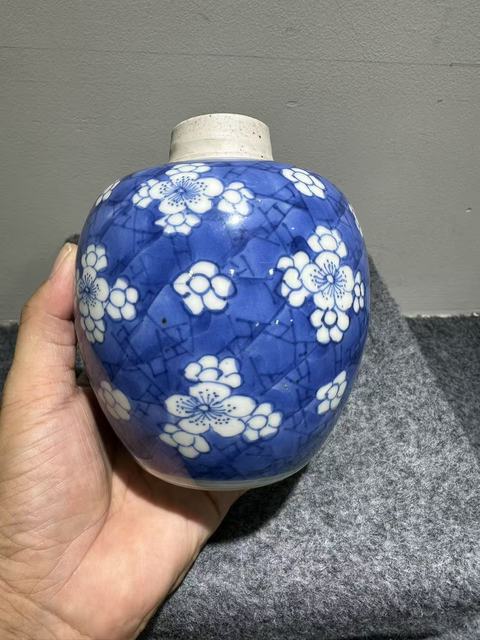 古玩陶瓷青花冰梅紋罐真品鑒賞圖