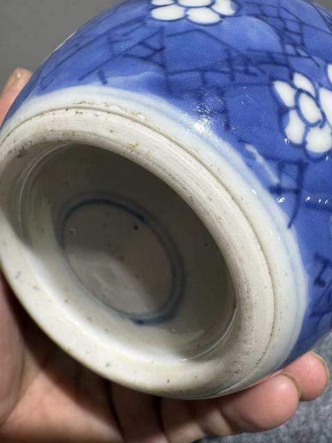 古玩陶瓷青花冰梅紋罐真品鑒賞圖