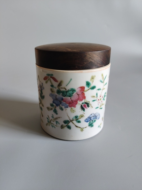 古玩陶瓷飛黃騰達粉彩蓋缸真品鑒賞圖