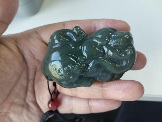 古玩玉器天然和田把件真品鑒賞圖