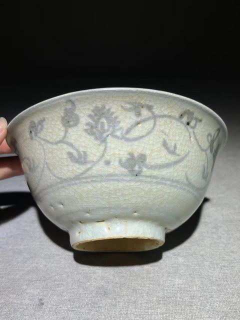 古玩陶瓷青花花卉紋碗真品鑒賞圖