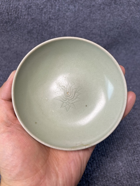 古玩陶瓷龍泉青瓷花卉紋盤拍賣，當前價格2288元