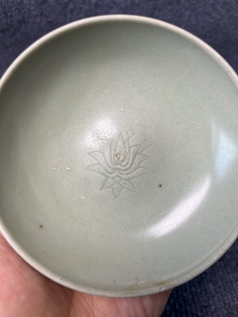 古玩陶瓷龍泉青瓷花卉紋盤拍賣，當前價格2288元