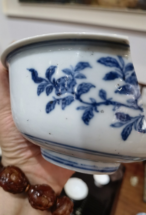 古玩陶瓷成化花卉紋青花碗標本真品鑒賞圖