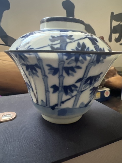古玩陶瓷過(guò)墻竹紋青花蓋杯真品鑒賞圖