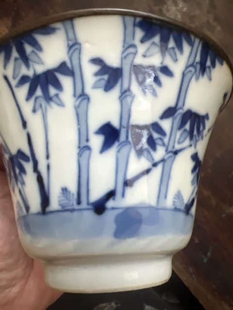 古玩陶瓷過(guò)墻竹紋青花蓋杯真品鑒賞圖