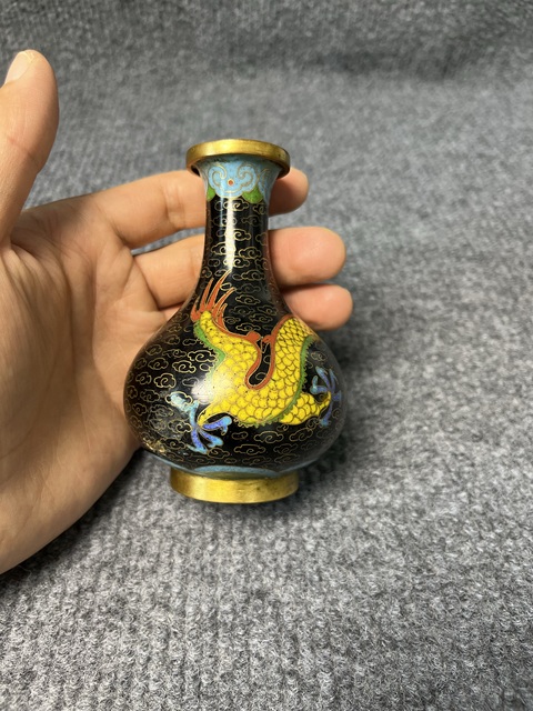 古玩雜項銅胎掐絲琺瑯龍紋小賞瓶真品鑒賞圖