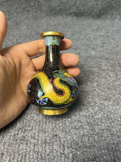 古玩雜項銅胎掐絲琺瑯龍紋小賞瓶真品鑒賞圖