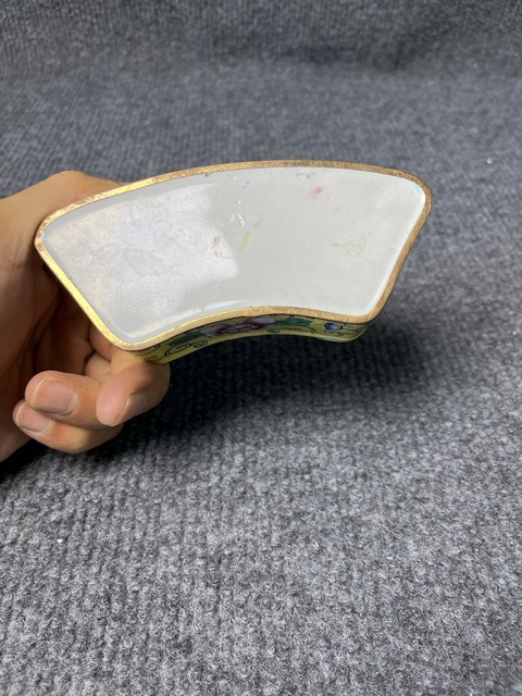 古玩雜項銅胎畫琺瑯花卉紋蓋盒真品鑒賞圖