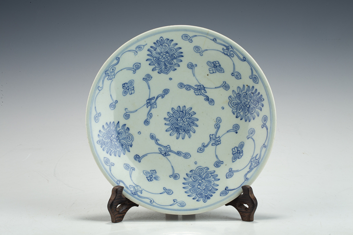 古玩陶瓷清中·青花線描花卉紋盤真品鑒賞圖