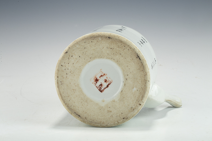 古玩陶瓷民國·淺絳彩山水紋茶壺
真品鑒賞圖