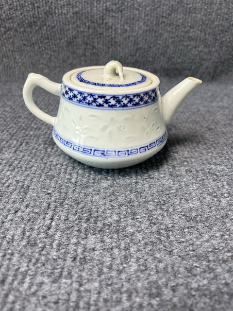 古玩陶瓷青花玲瓏瓷壺拍賣,當前價格999元