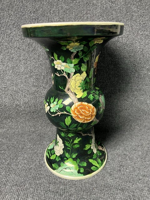 古玩陶瓷墨地洞石牡丹花鳥(niǎo)紋大花觚真品鑒賞圖