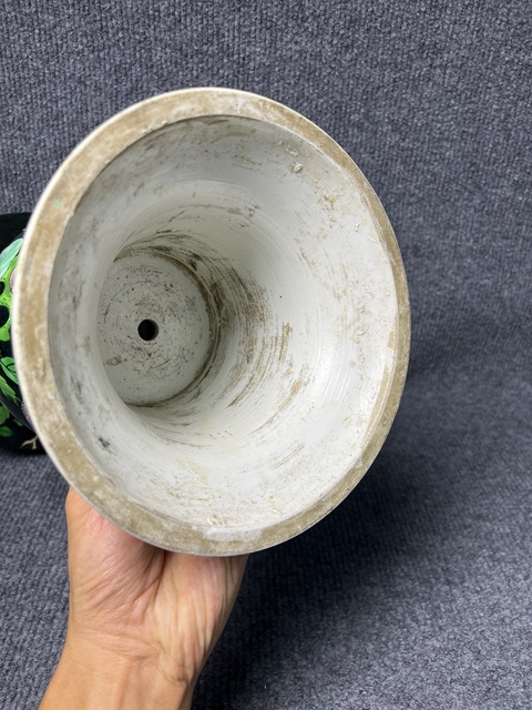 古玩陶瓷墨地洞石牡丹花鳥(niǎo)紋大花觚真品鑒賞圖