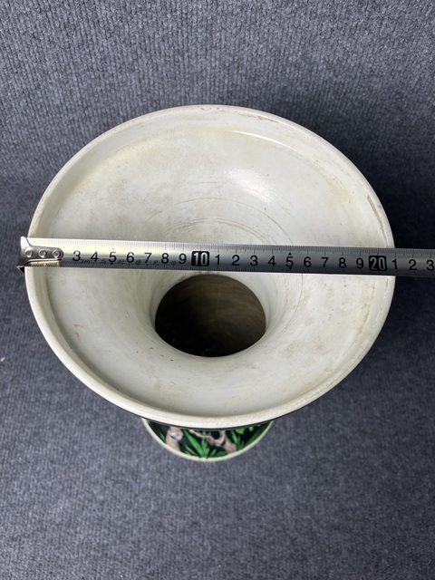 古玩陶瓷墨地洞石牡丹花鳥(niǎo)紋大花觚真品鑒賞圖