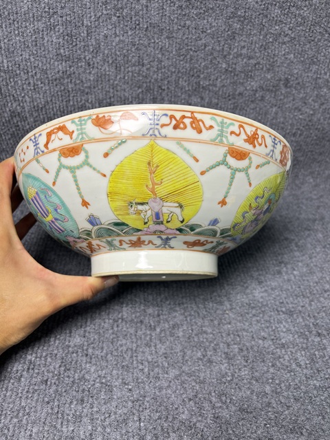 古玩陶瓷粉彩七臻八寶紋大碗真品鑒賞圖