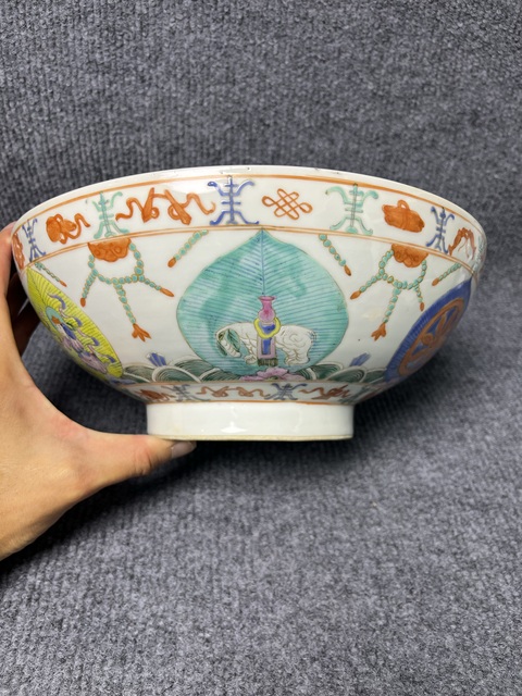 古玩陶瓷粉彩七臻八寶紋大碗真品鑒賞圖