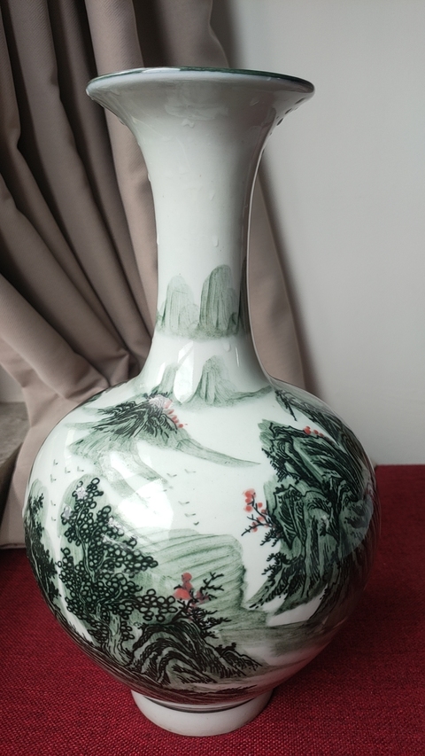 古玩陶瓷青綠山水瓶真品鑒賞圖