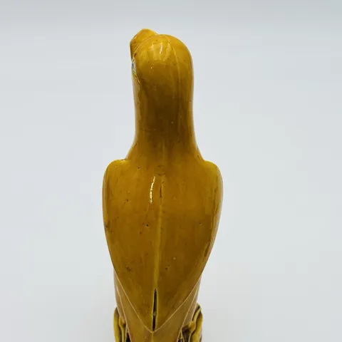 古玩陶瓷黃釉英雄獨立擺件真品鑒賞圖