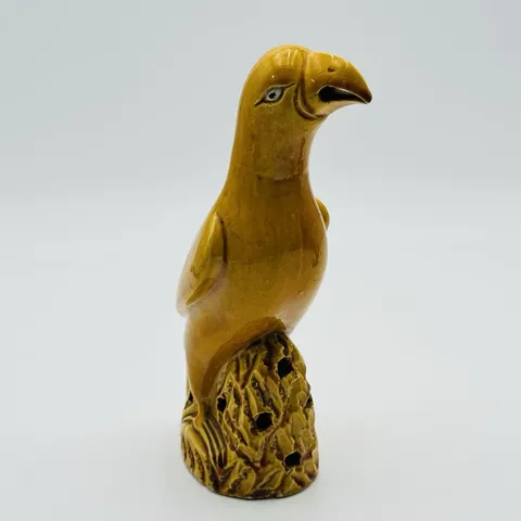 古玩陶瓷黃釉英雄獨立擺件真品鑒賞圖