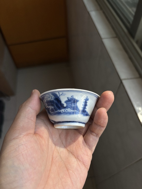 古玩陶瓷人物山水紋青花杯真品鑒賞圖