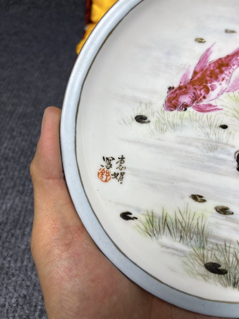 古玩陶瓷粉彩金魚紋盤拍賣，當前價格12888元
