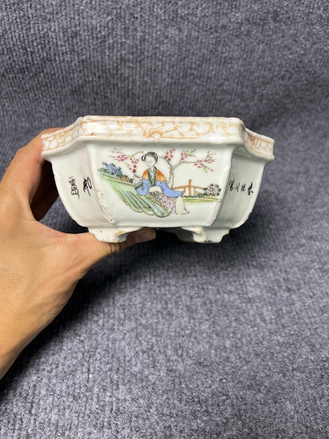 古玩陶瓷粉彩桃花美女水仙盆拍賣，當(dāng)前價(jià)格1888元