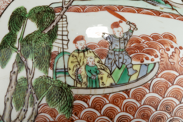 古玩陶瓷清晚·五彩錦地花蝶開窗三國人物紋天球瓶拍賣，當前價格9702元